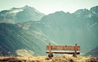 Eine Bank zum Sitzen